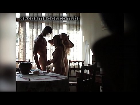 ❤️ Sex przyjaciele zapraszają gigantycznego mężczyznę i trójkąt z nim ❌ Fucking video at porn pl.myteporn.ru ️❤